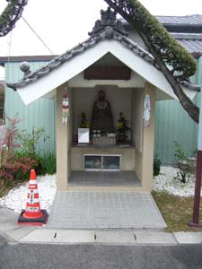 地蔵堂(正面から)
