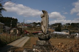 馬場のいぼ神様(右横から)