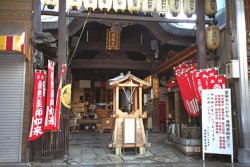 蛸薬師堂の山門