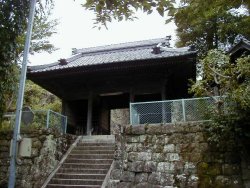 大日堂の山門