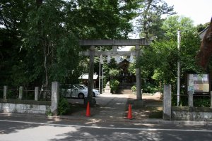 境内に疣天神社のある葛谷御霊神社