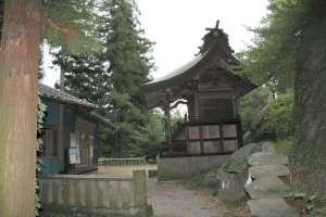 白山神社のお社にもいぼとり祈願をしましょう