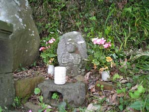 いんぼ地蔵は高さ30cmぐらい