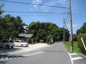 水分神社前の駐車場