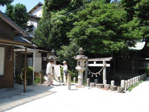 神社管理の方が説明して下さいました
