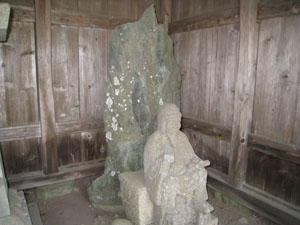 いぼが取れたら松かさを奉納します