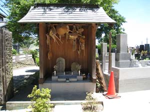 正面から眺めたいぼとり地蔵の地蔵堂