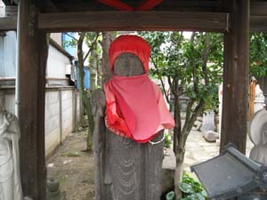 いぼとり地蔵の上半身の拡大