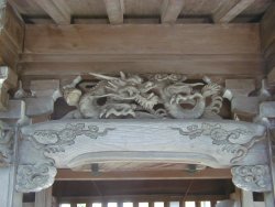 地蔵堂の欄間の彫刻
