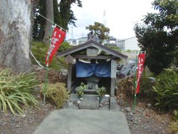 右柱に「ありがたや あべのかわらのじぞうさん あまたのひとをすくいたまえ」の詞
