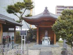 塩舐め地蔵堂